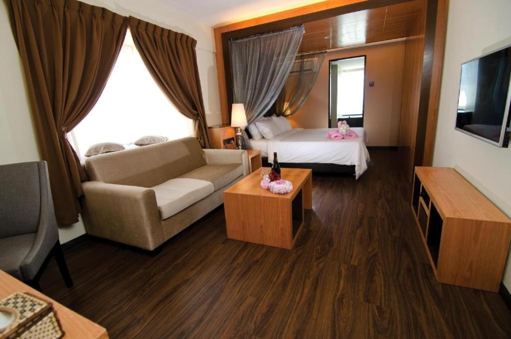 C'Haya Hotel Kota Kinabalu Dış mekan fotoğraf